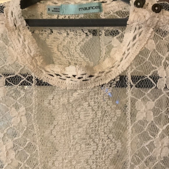 Maurices woman’s cream lace top. Size small. - Picture 5 of 7